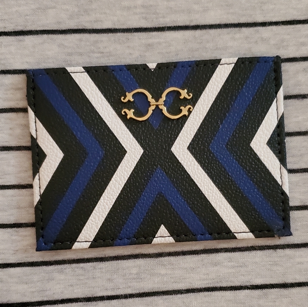 C. Wonder Printed Card Case